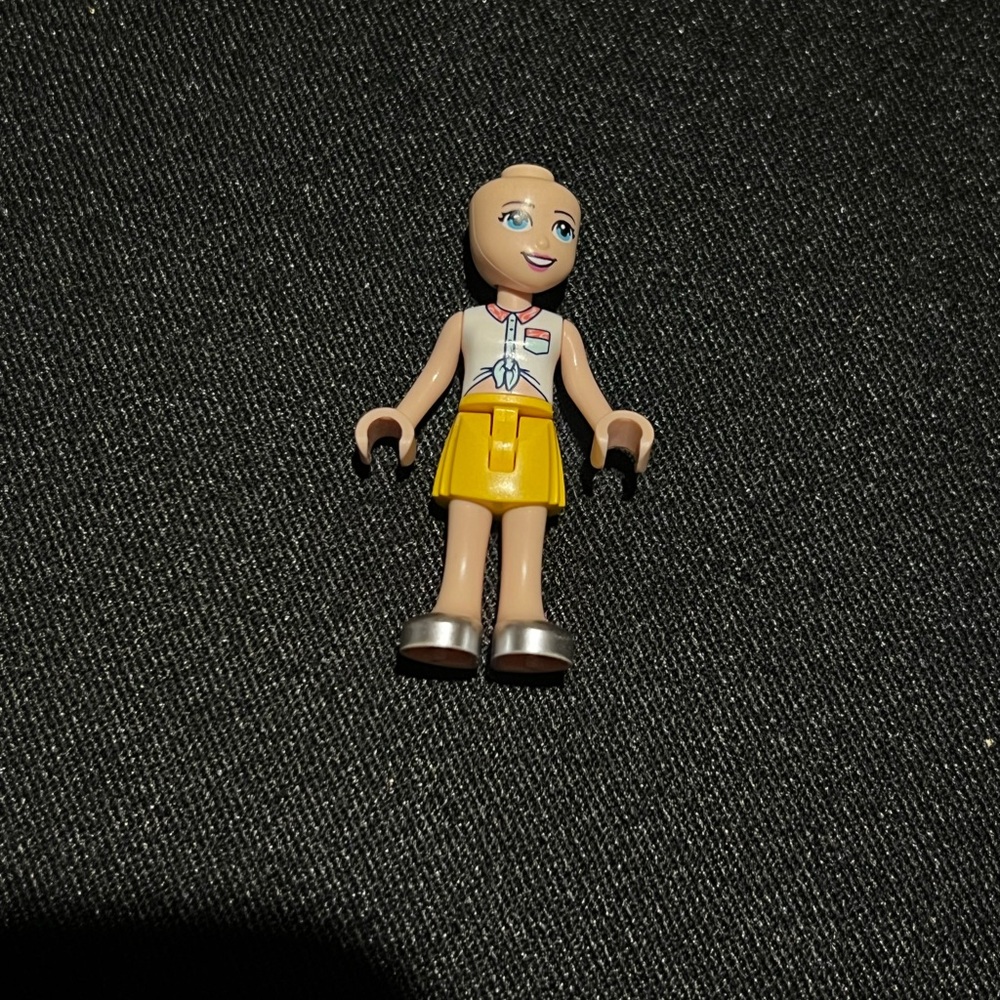 Lego friends minifigure Roxy